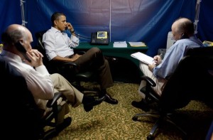 Obama, dentro de la casa de campaña, en Brasil, 2011.